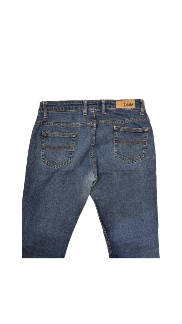 Splash Blue Denim Jeans (Category: Jeans) located in Trece Martires City. Submitted by decluttercloset_niks (Listing ID 1461920745, Image 3). Description: - size 28 📍 Trece Martires, Cavite 💸 MOP: GCash / Metrobank 🛵 MOD: Lalamove • Pay first — buyer shoulders the delivery fee • For clothes, I do next-day delivery so I can properly prepare your order before sending it out..