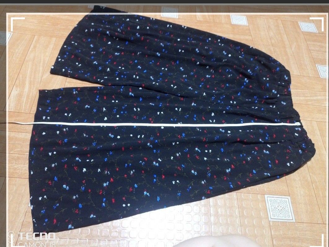 Square Pants Size: Medium-Large (Category: Other Bottoms) located in Navotas City. Submitted by vanilla_sandalwood (Listing ID 1461810021, Image 3). Description: -Brand: Chocol Raffine -Like New -Size: Med-Large -Good Condition -Black Printed Design.