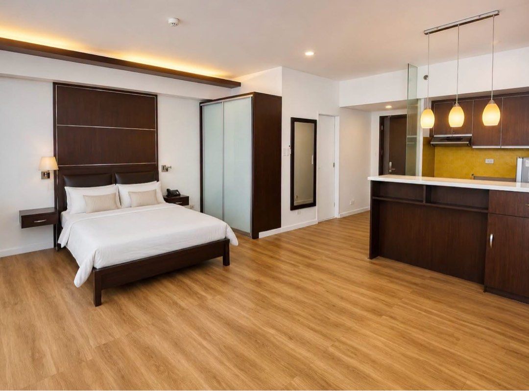 St. Francis Shangrila Place Studio for Lease (Category: Apartments & Condos) located in San Juan City. Submitted by steffie.yu (Listing ID 1461963345, Image 1). Description: ‼FOR LEASE OR FOR SALE‼ STUDIO UNITS AT ST. FRANCIS SHANGRI-LA PLACE, TOWER 2 📐 Approximately 43 sqm each 🛋️ Fully furnished ✨ Well-maintained and move-in ready 📍 Prime location near Shangri-La Plaza and SM Megamall 💰FOR LEASE: ₱35,000 per month 💰FOR SALE : ₱8.5 Million 