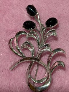 (Category: ) located in . Submitted by thrifty.picked (Listing ID 1461958337, Image 1). Description: .