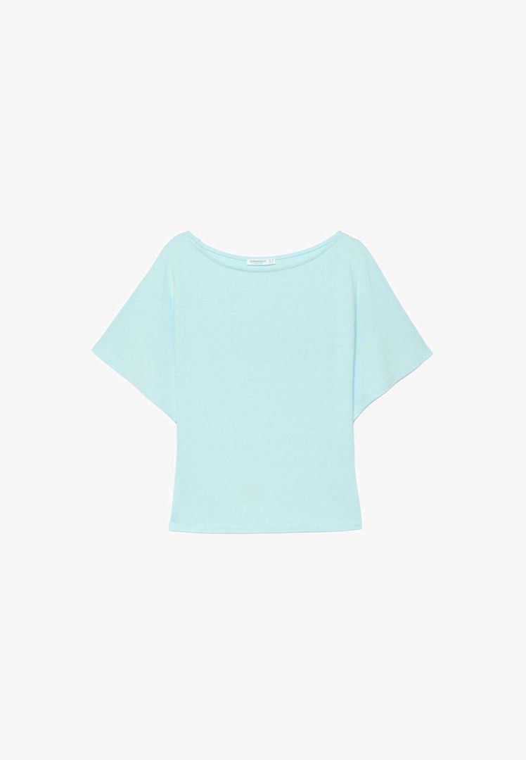 Stradivarius Boat Neck Short Sleeve (Category: Blouses) located in Santa Rosa. Submitted by zkrii (Listing ID 1461912205, Image 3). Description: PRICE FIRM Short sleeve boat neck T-shirt. Fitted hem Color: Turquoise (already sold out in the Ph) mode of payment: Maya mode of delivery: Lalamove / J&T.