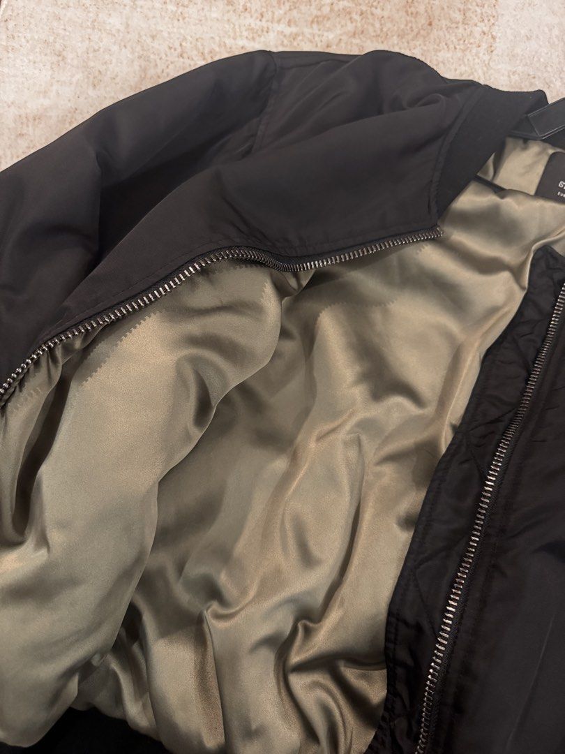 Stradivarius Quilted/Soft Black Bomber Jacket (Category: Coats, Jackets and Outerwear) located in Makati City. Submitted by ilovefruitrollups (Listing ID 1461835439, Image 3). Description: super super plush inside and high quality.