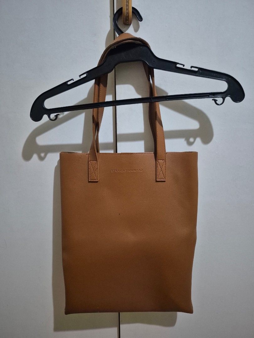 STRAIGHTFORWARD - BROWN TOTE BAG (BIG) (Category: Shoulder Bags) located in Quezon City. Submitted by gabecorenswet (Listing ID 1462004122, Image 2). Description: Payment Options: COD, GCash, or BPI . Pm for more inquiries!.