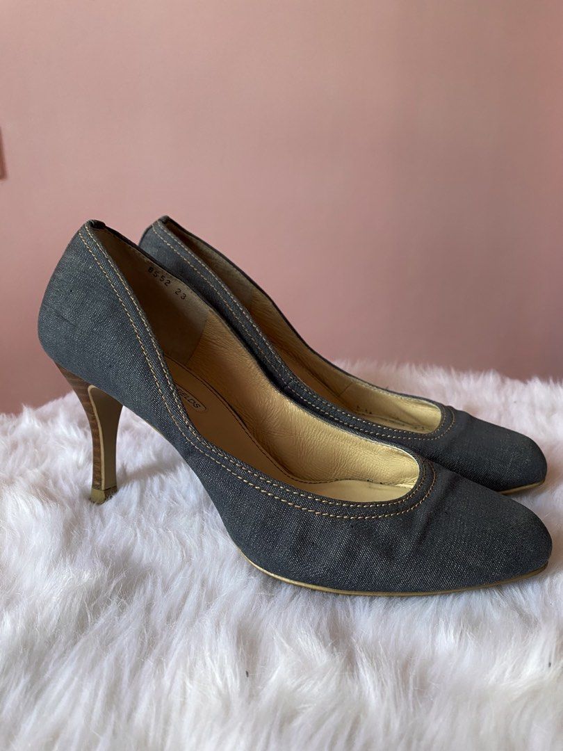 STRAWBERRY-FIELDS Denim Pumps Made in Japan (Category: Heels) located in Binmaley. Submitted by vanilla_style (Listing ID 1461817808, Image 1). Description: FULL DETAILS: Brand: Strawberry-Fields 🇯🇵 Origin: Made in Japan Size: 23 cm insole = JP 23 / EU 36 – 37 Heel Height: 3 inches (8cm) — elegant & comfortable height Material: Denim/chambray fabric upper, genuine leather insole Color: Dark wash denim blue with tan contrast stitching Style: Cla