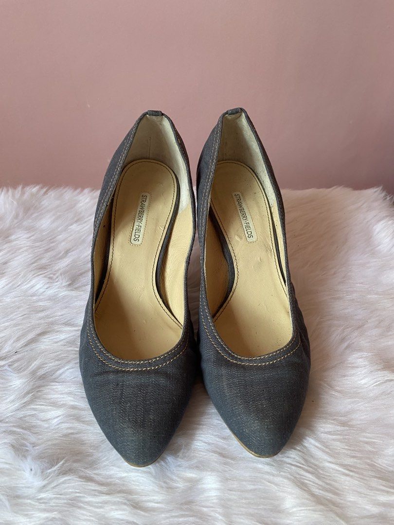 STRAWBERRY-FIELDS Denim Pumps Made in Japan (Category: Heels) located in Binmaley. Submitted by vanilla_style (Listing ID 1461817808, Image 2). Description: FULL DETAILS: Brand: Strawberry-Fields 🇯🇵 Origin: Made in Japan Size: 23 cm insole = JP 23 / EU 36 – 37 Heel Height: 3 inches (8cm) — elegant & comfortable height Material: Denim/chambray fabric upper, genuine leather insole Color: Dark wash denim blue with tan contrast stitching Style: Cla