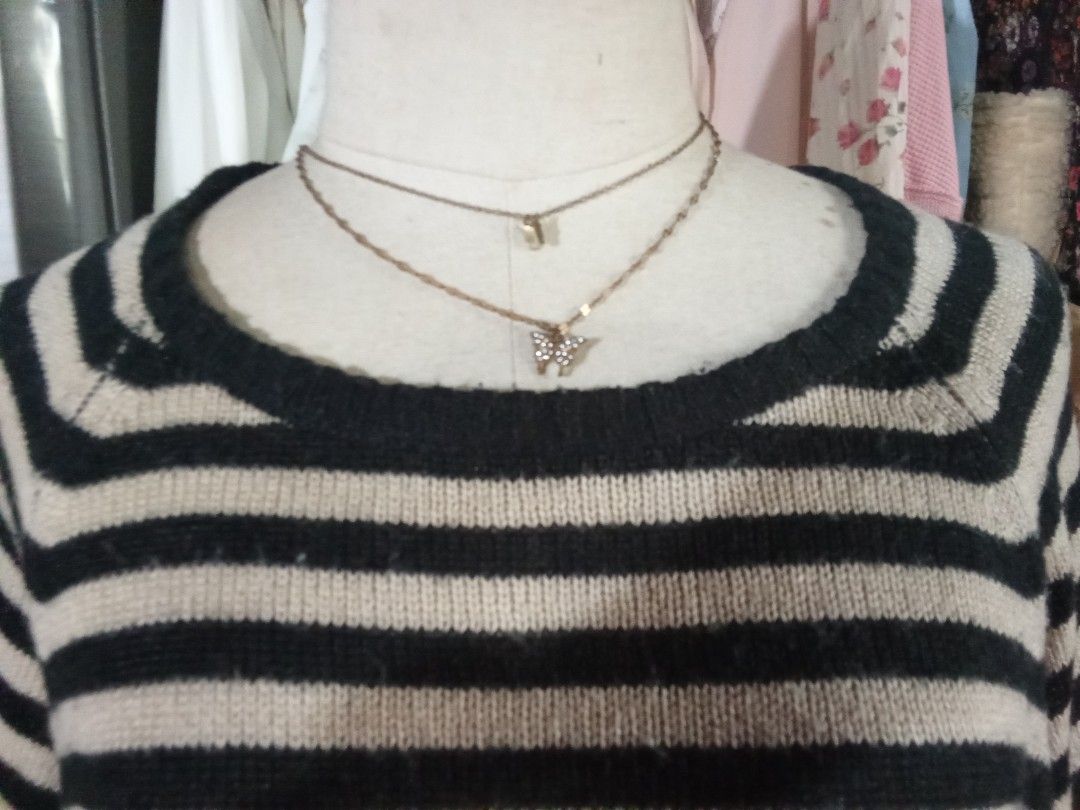 Stripes streetstyle knitted top (Category: Others Tops) located in Meycauayan. Submitted by midori021 (Listing ID 1461835025, Image 3). Description: oversize.