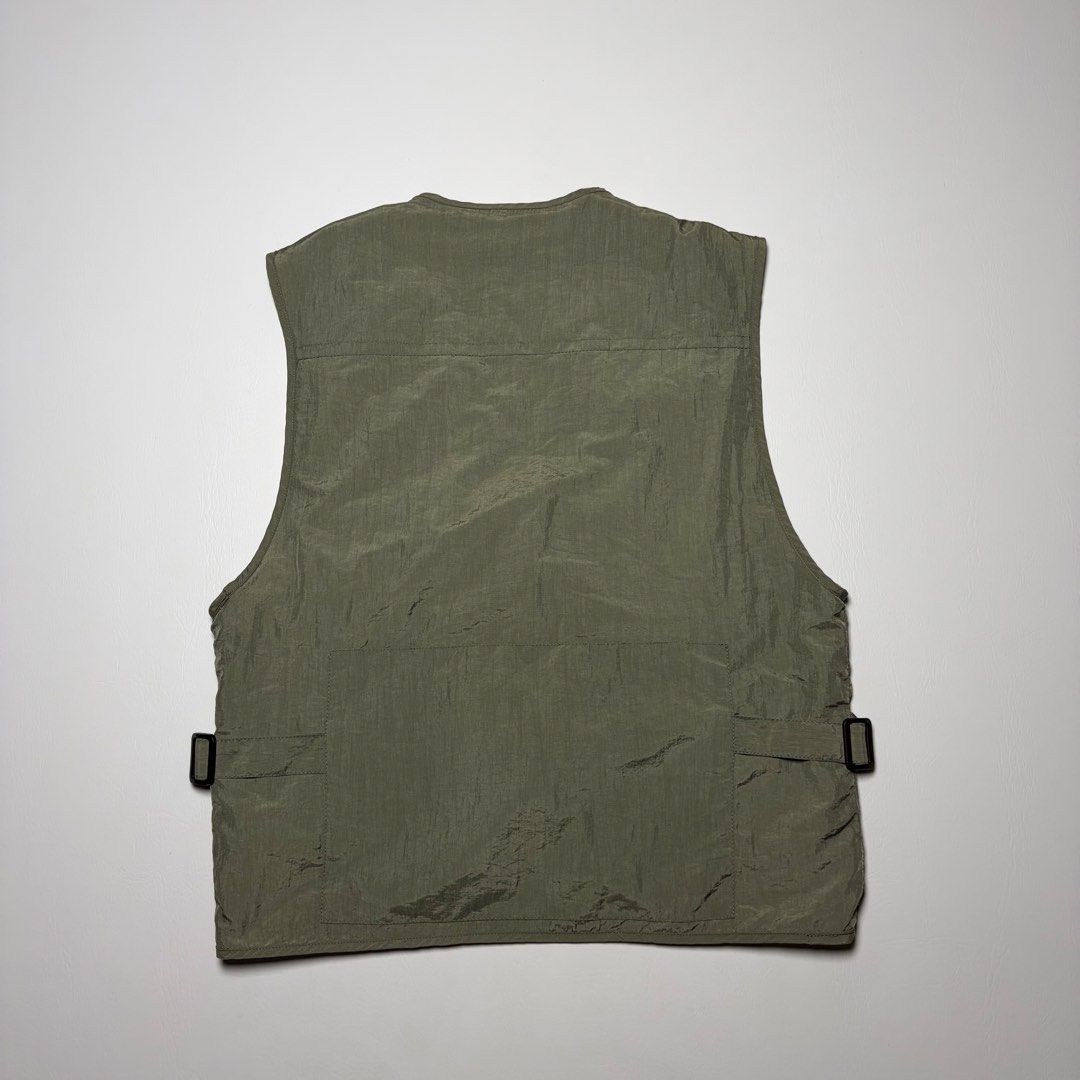 STUDIO FRANK UTILITY VEST SIZE DIMES 21X25 EXCELLENT CONDITION (Category: Coats, Jackets and Outerwear) located in Guagua. Submitted by el_outdoor (Listing ID 1461974062, Image 2). Description: STUDIO FRANK UTILITY VEST SIZE M DIMES 21X25 EXCELLENT CONDITION .