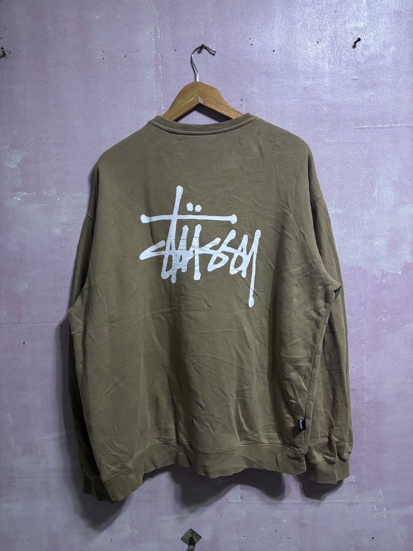 STUSSY CREWNECK (Category: Activewear) located in Manila. Submitted by mangbebong_05 (Listing ID 1461922816, Image 2). Description: STUSSY CREWNECK BROWN MEDIUM ON TAG WIDTH 26 LENGTH 29 EXCELLENT CONDITION .