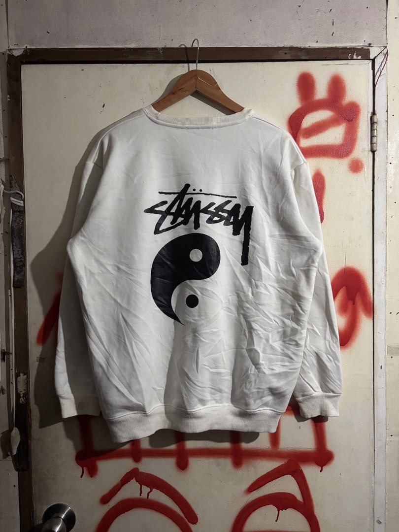 STUSSY YIN-YANG CREWNECK (Category: Coats, Jackets and Outerwear) located in Manila. Submitted by mangbebong_05 (Listing ID 1461926585, Image 2). Description: STUSSY YIN-YANG CREWNECK LARGE WIDTH 24 LENGTH 28 NEED WASH HAVE YELLOW STAIN MISSING WASHTAG.