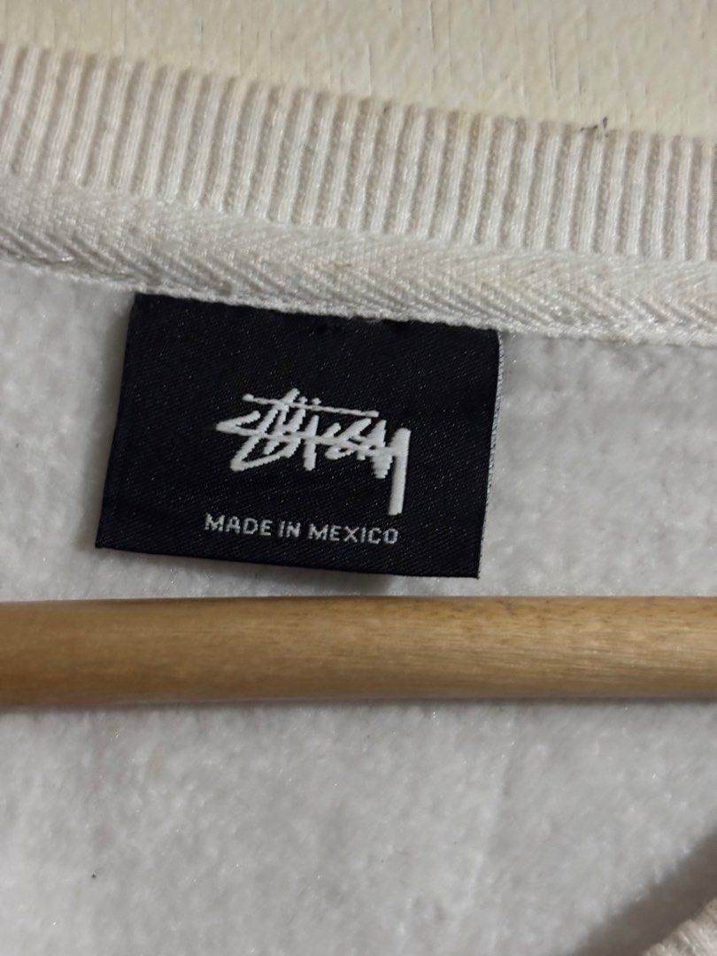 STUSSY YIN-YANG CREWNECK (Category: Coats, Jackets and Outerwear) located in Manila. Submitted by mangbebong_05 (Listing ID 1461926585, Image 3). Description: STUSSY YIN-YANG CREWNECK LARGE WIDTH 24 LENGTH 28 NEED WASH HAVE YELLOW STAIN MISSING WASHTAG.