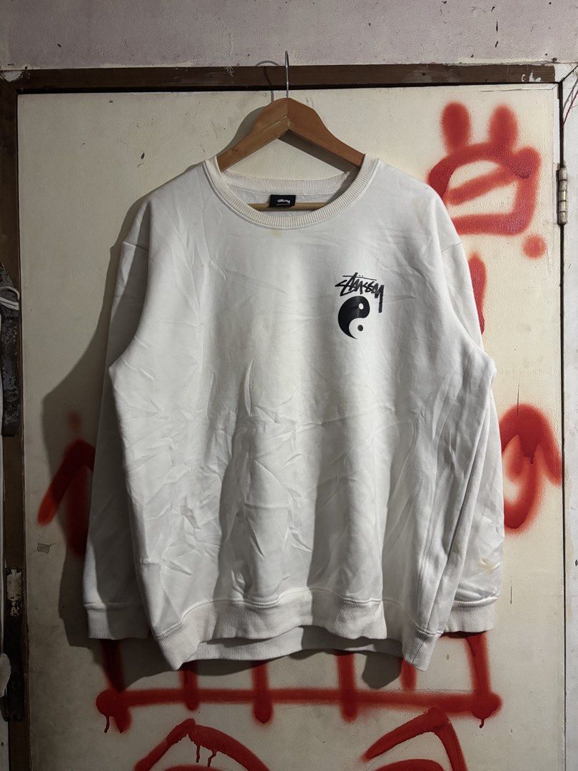 STUSSY YIN-YANG CREWNECK (Category: Coats, Jackets and Outerwear) located in Manila. Submitted by mangbebong_05 (Listing ID 1461926585, Image 1). Description: STUSSY YIN-YANG CREWNECK LARGE WIDTH 24 LENGTH 28 NEED WASH HAVE YELLOW STAIN MISSING WASHTAG.