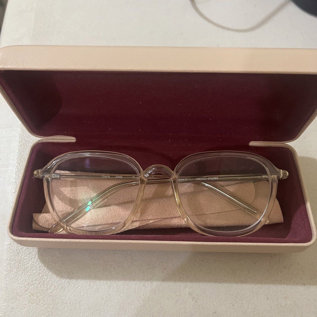 Sunnies Studios Daria Frame (Category: Sunglasses & Eyewear) located in Bacoor. Submitted by lunamint (Listing ID 1461810189, Image 2). Description: Daria Frame in Julep No issues Graded/replaceable lens With case.