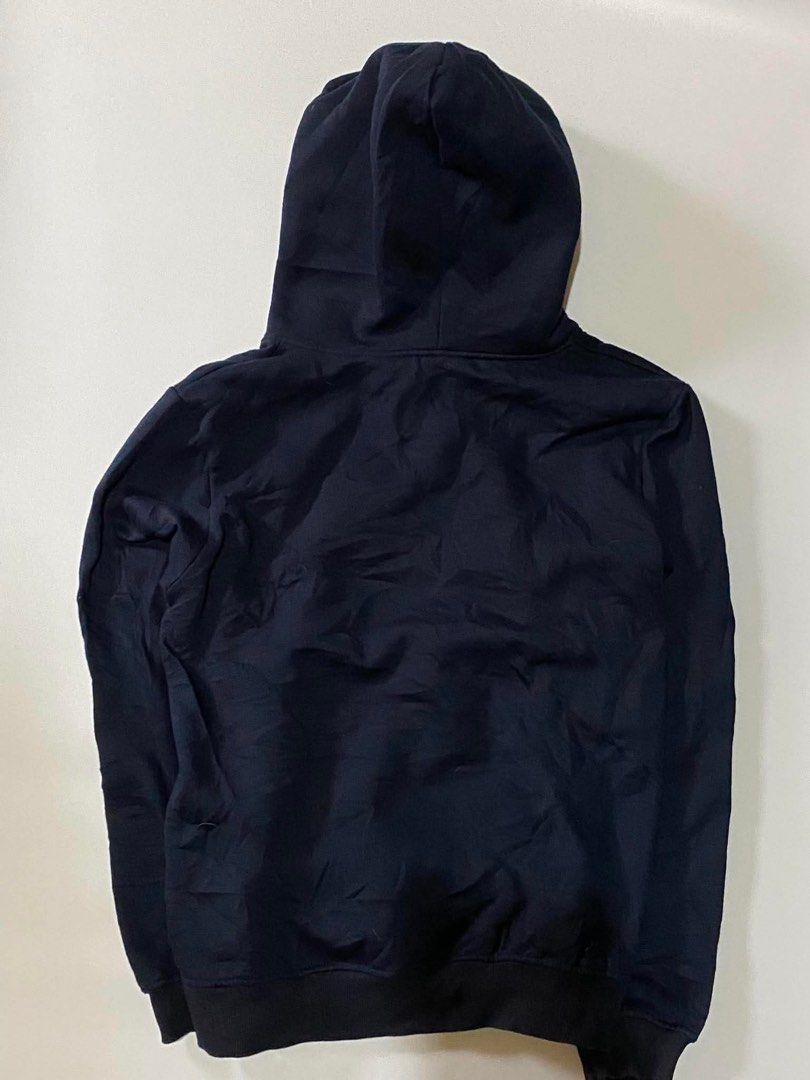 Supreme Box Logo Pullover Hoodie (Category: Hoodies) located in Manila. Submitted by finofindthisart (Listing ID 1461955466, Image 3). Description: Length 23 Width 20.
