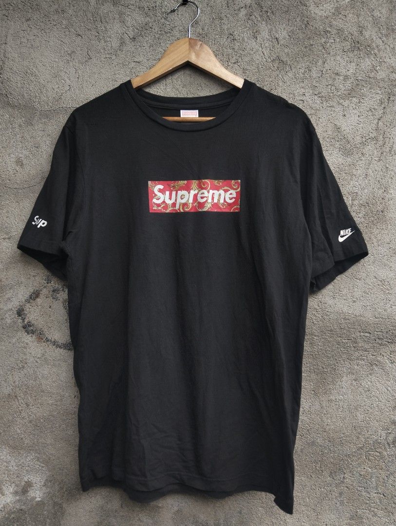 Supreme Box Logo T-Shirt Black (Category: Tshirts & Polo Shirts ) located in Sibulan. Submitted by paulbrain (Listing ID 1461873886, Image 1). Description: 21 x 29 Good Condition 💯 - Issue: Hairlines .