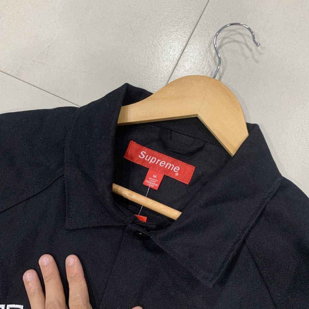 Supreme coat windbreaker jacket (Category: Coats, Jackets and Outerwear) located in Pasig City. Submitted by paymelikelandlord (Listing ID 1462003394, Image 2). Description: sale only Supreme coat windbreaker jacket botton Excellent condition No issue no flaw Dm us to purchase 📥.