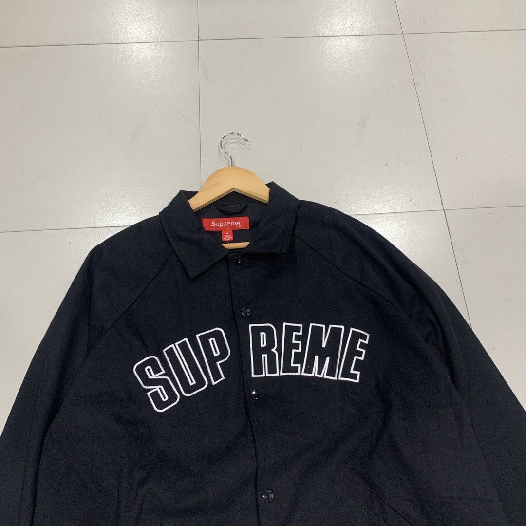 Supreme coat windbreaker jacket (Category: Coats, Jackets and Outerwear) located in Pasig City. Submitted by paymelikelandlord (Listing ID 1462003394, Image 3). Description: sale only Supreme coat windbreaker jacket botton Excellent condition No issue no flaw Dm us to purchase 📥.