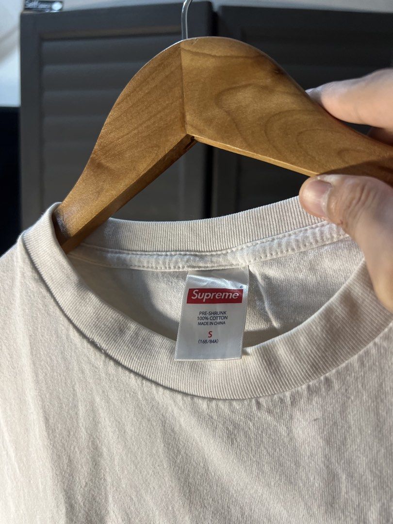Supreme x Kermit (Category: Tshirts & Polo Shirts ) located in Angono. Submitted by odd.fitt (Listing ID 1461985525, Image 3). Description: Small 19W 25.5L Yellow stains.