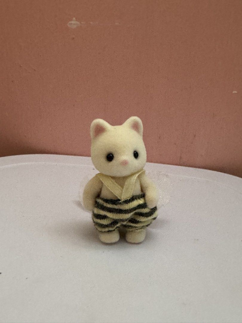 Sylvanian Families (Category: Figurines & Statues) located in Manila. Submitted by elaracastillo (Listing ID 1461878932, Image 2). Description: Silk cat brand new condition .