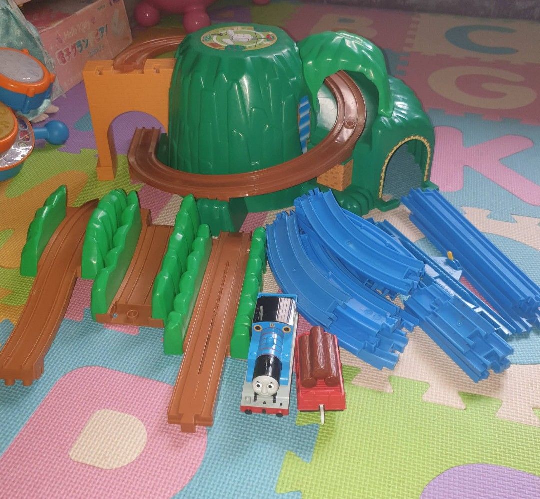 Takara Tomy plarail Thomas the Tank Engine Doki Doki Mountain Set (Category: Vehicle & Diecast Models) located in Manila. Submitted by hamzakaram11510 (Listing ID 1461868620, Image 2). Description: Takara Tomy plarail Thomas the Tank Engine Doki Doki Mountain Set check comment for video 1100 only 📍novaliches.