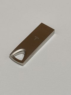 Usb flash drive For Sale | Buy 500+ Usb flash drive online | Carousell ...