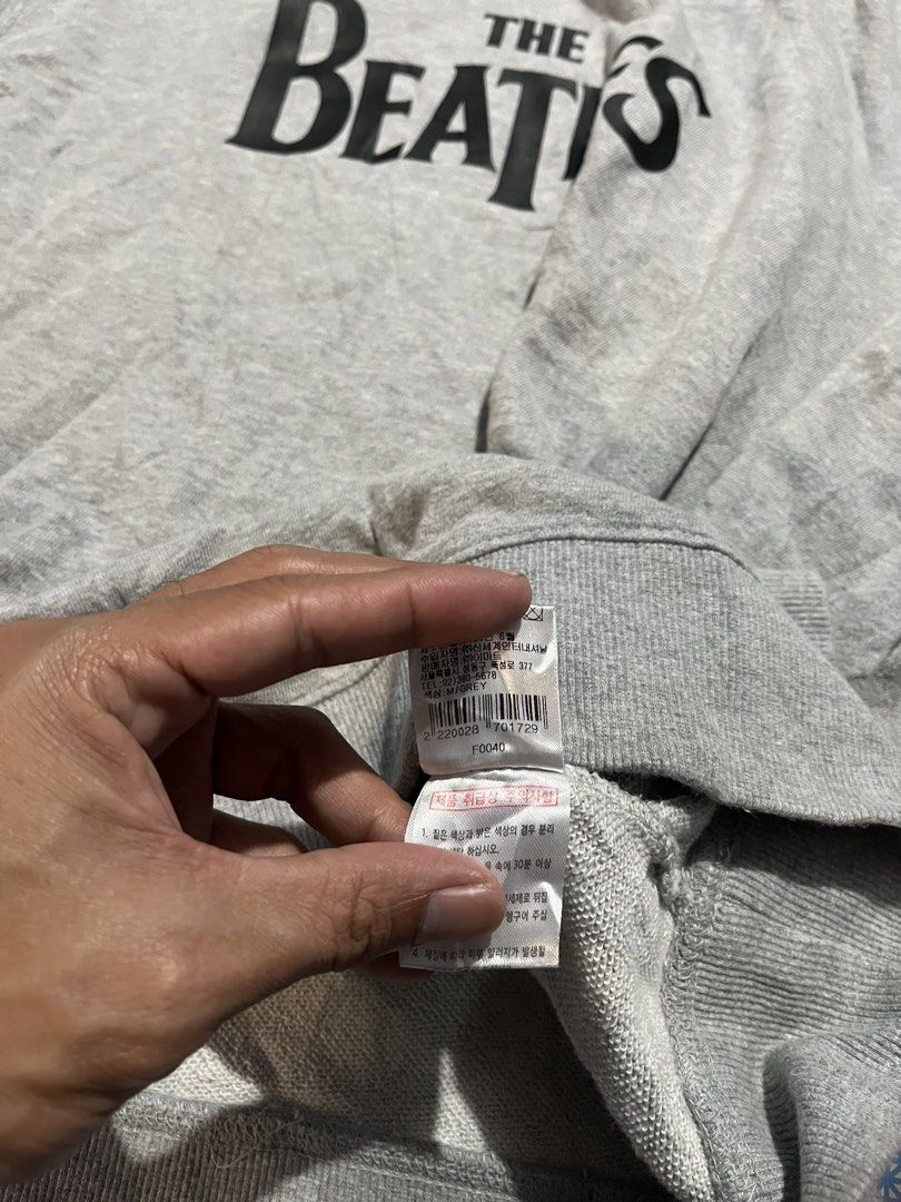 THE BEATLES (Category: Hoodies) located in City of Isabela. Submitted by ibzagga (Listing ID 1461999472, Image 3). Description: 20x24 dimes dm sa interested .