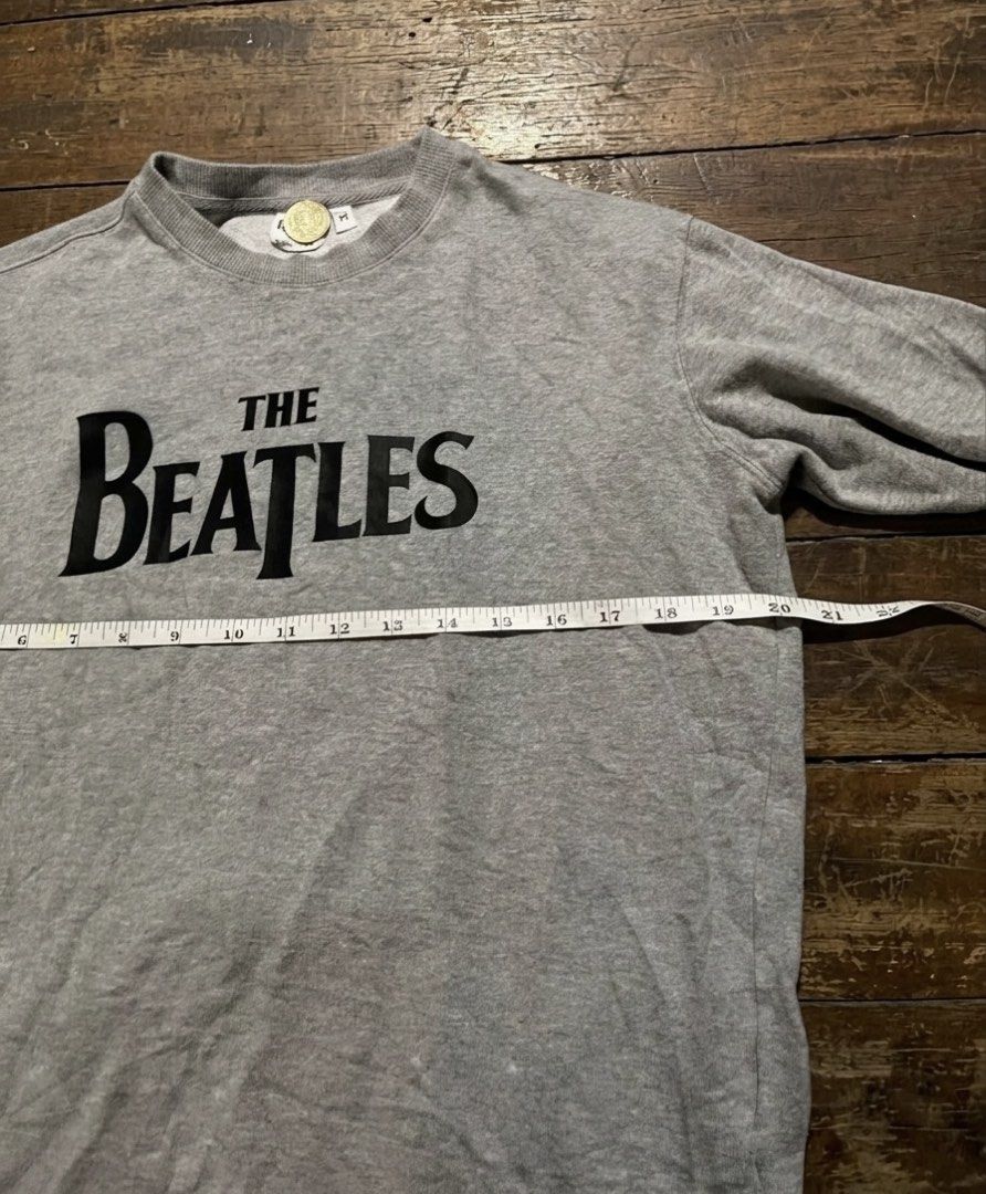 THE BEATLES (Category: Hoodies) located in City of Isabela. Submitted by ibzagga (Listing ID 1461999472, Image 2). Description: 20x24 dimes dm sa interested .