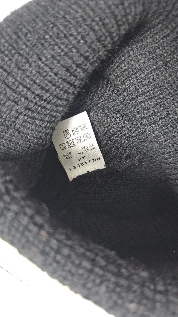 The North Face Black Knit Beanie (Category: Caps & Hats) located in Alfonso. Submitted by jbcamet (Listing ID 1461934081, Image 3). Description: - Classic black knit beanie from The North Face - Features the brand's signature logo patch - Made for alpine equipment and expedition wear - Comfortable and warm for outdoor adventures - Great for everyday use.
