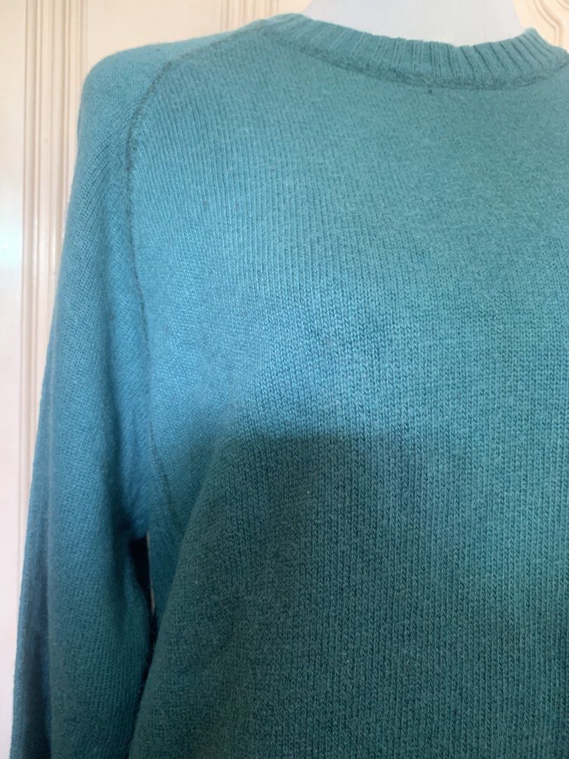 The North Face Teal Crewneck Sweater (Category: Coats, Jackets and Outerwear) located in Quezon City. Submitted by clothingline4sale (Listing ID 1461856497, Image 2). Description: The North F. Bluish Green Sweater Brand new with plastic tag Size: (For men)large (for women) : large - 2xl Chest: 52-56” ; Length: 29” Very nice in actual .