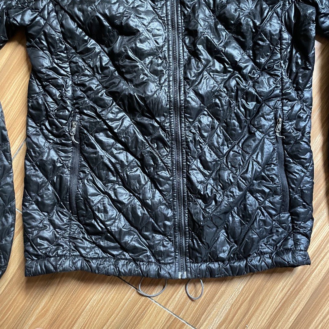 The North Face ThermoBall Jacket (Category: Coats, Jackets and Outerwear) located in General Mariano Alvarez. Submitted by 4117_thriftnthrive (Listing ID 1461999873, Image 3). Description: In good condition No flaws Measurements Width: 18” Length: 25”.