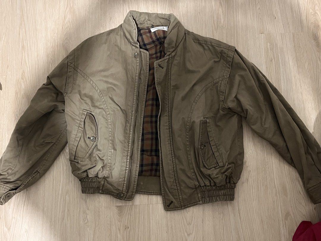 Thrifted Vintage Mugger Jacket (Category: Coats, Jackets and Outerwear) located in Muntinlupa City. Submitted by calebsfinds (Listing ID 1461883788, Image 1). Description: .