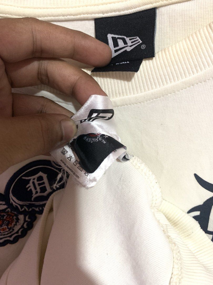 TIGERS MLB (Category: Coats, Jackets and Outerwear) located in Bauang. Submitted by jkjk32 (Listing ID 1461957870, Image 3). Description: 21x25 s-M excellent wash only +ship launion .