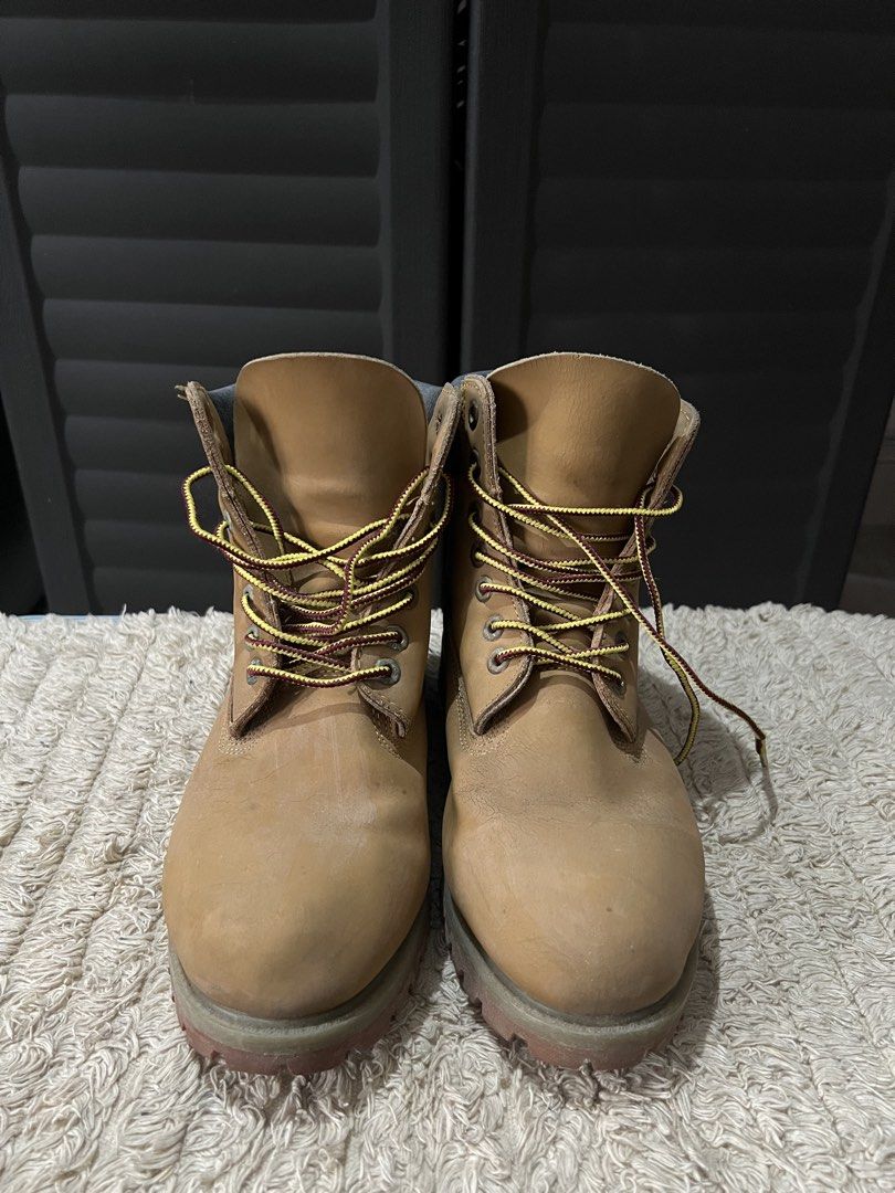 Timberland boots (Category: Casual Shoes) located in Angono. Submitted by odd.fitt (Listing ID 1461972041, Image 2). Description: Thrifted No box Creased Solid pa rin, hindi lang bagay sakin💔 8.5 US men 42 EU 26.5 cm.