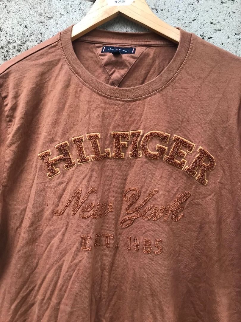 Tommy Hilfiger (Category: Tshirts & Polo Shirts ) located in San Jose. Submitted by thriftthe19th (Listing ID 1461971825, Image 1). Description: large .