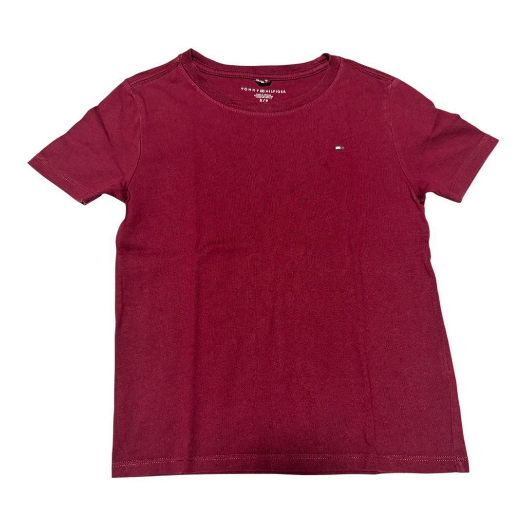 Tommy Hilfiger Maroon Top (Category: Babies & Kids Fashion) located in Lipa City. Submitted by lifestyled (Listing ID 1461858799, Image 1). Description: Tommy Hilfiger Maroon Top Size Small 6-7 Aa- 14” L- 19” Color rate 8/10 💯 Authentic.