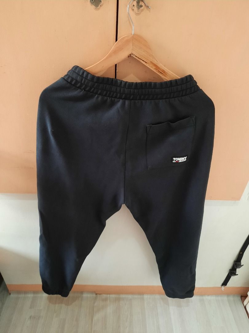 TOMMY HILFIGER 'POCKET SCRIPT' JOGGER PANTS (Category: Joggers) located in Manila. Submitted by ako.si.lemmor (Listing ID 1461847752, Image 2). Description: This is authentic but thrifted, manage your expectation. Waist: 33-36in (XL) Length: 41in Color rate: 9/10 Issue: Signs of usage Ship at your own cost or pickup Mandaluyong..
