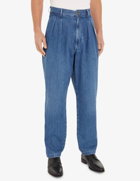 Tommy Hilfiger Ruscan Relaxed Fit Jeans 34/32 (Category: Jeans) located in Cainta. Submitted by itsindigoo (Listing ID 1461936070, Image 2). Description: - AuthenticTommy Hilfiger (Bought for 5k) - Fit: Relaxed - Size: 34/32 (Actual: Waist is 34”, Length is 42”) - Features: Pleated front - Condition: Please check photos for details, see photos as well for WW.