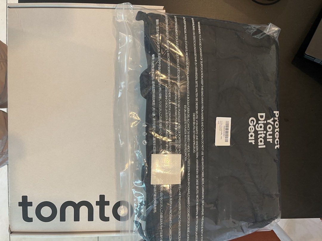 Tomtoc 14-inch Puffy Laptop Bag (Category: Laptop Bags & Sleeves) located in Mandaluyong City. Submitted by wenawonka (Listing ID 1461841747, Image 2). Description: - Brand new tomtoc 14-inch puffy tote bag (delivered September 14, 2026) - Ideal for daily essentials and protecting your digital gear - Features a dedicated, softly padded laptop sleeve - Spacious interior with flexible compartments for organization - Comes in its original packaging 