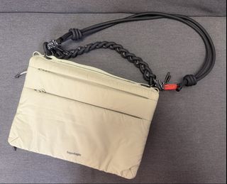 （分類：）位於 。 由 backhandspring 提交（商品編號 1461798507，圖片 1）。簡介： 。