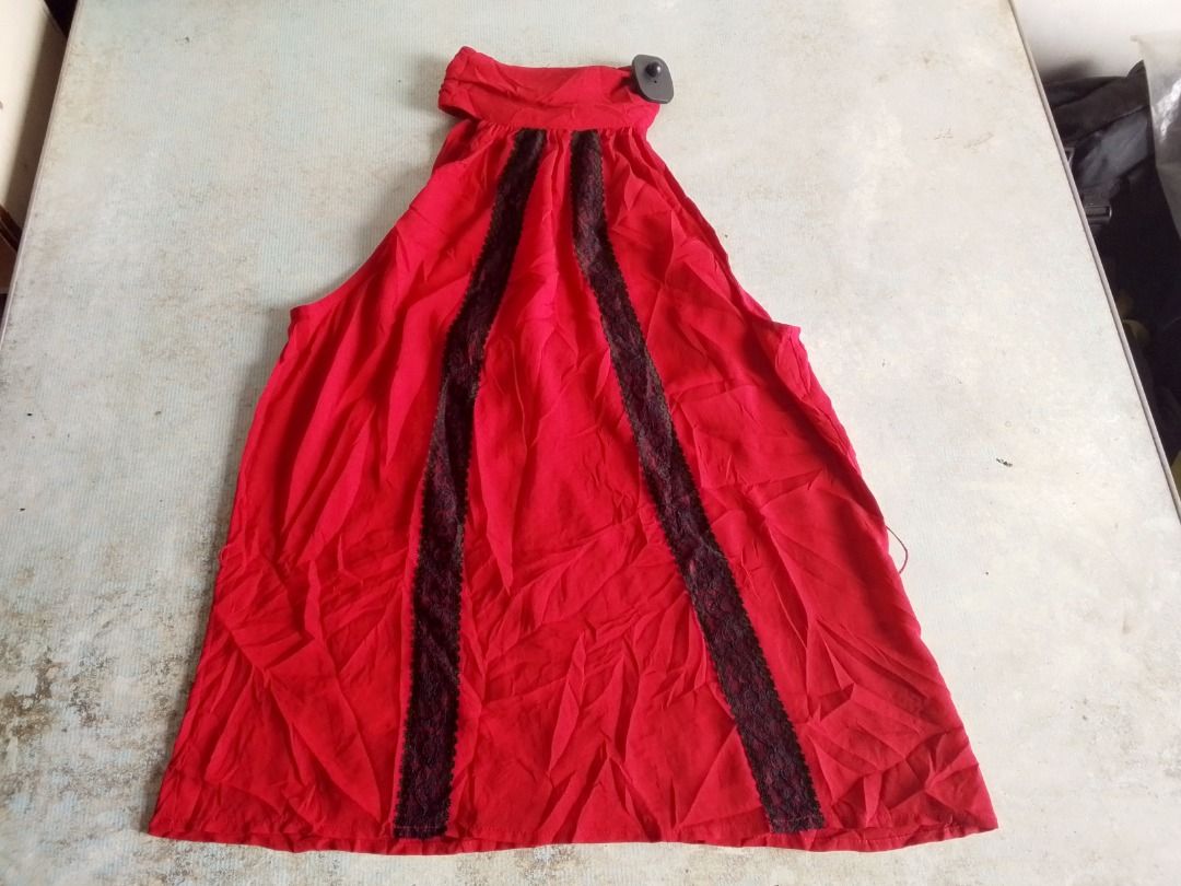 Tops US BNEWTAG (NY&Co) (Category: Others Tops) located in Los Banos. Submitted by mania-62906 (Listing ID 1461854375, Image 1). Description: Authentic. US BNEWTAG US Medium.