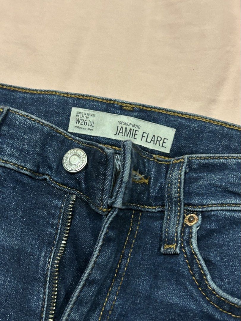 Topshop Jamie Flare Jeans (Category: Jeans) located in Las Pinas. Submitted by skyeeyks (Listing ID 1461948572, Image 2). Description: Best for 24-26 waist Perfect for height 5-5'2.