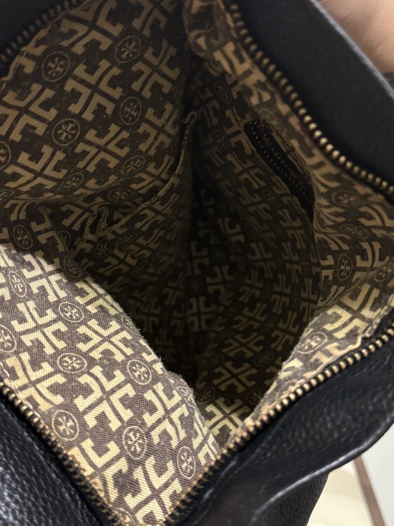 Tory Burch - Black Sling Bag (Category: Cross-body Bags) located in Cagayan de Oro. Submitted by soidee (Listing ID 1461907087, Image 3). Description: Tory Burch - Black Sling Bag No original strap Can negotiate RFS: extra bag.