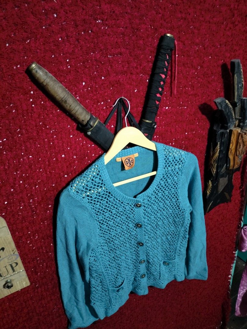 TORY BURCH CARDIGAN (Category: Coats, Jackets and Outerwear) located in Baguio. Submitted by vertex_nga.pow (Listing ID 1461800903, Image 3). Description: TORY BURCH CARDIGAN SMALL SIZE DIMENSION 22L BY 18 ARMPIT TO ARMPIT GOOD CONDITION BAGUIO LOCATION PLUS SF SA MALAYU JNT COURIER PASS COD UNLI VOUCH.