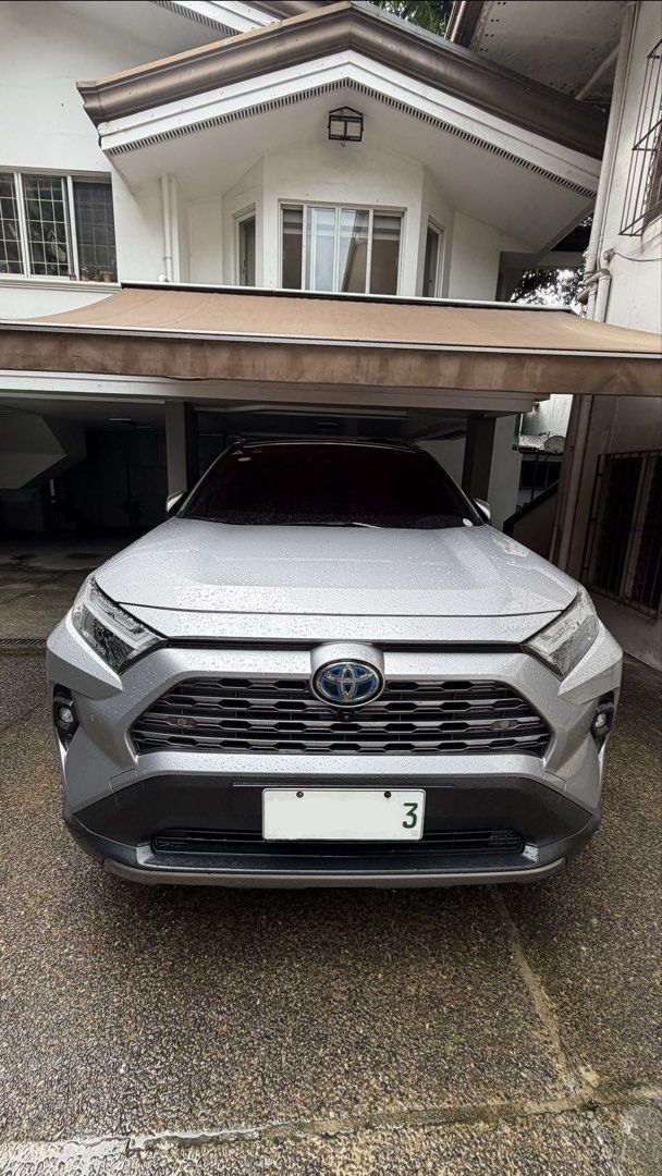 Toyota Rav4 Hybrid Auto (Category: Used Cars) located in Mandaluyong City. Submitted by gwabiiiii (Listing ID 1461870417, Image 1). Description: 2023 Rav4 Hybrid 22k milage Casa maintained Complete papers Buyer keeps all accessories !!!No resellers!!! Location: San Juan .