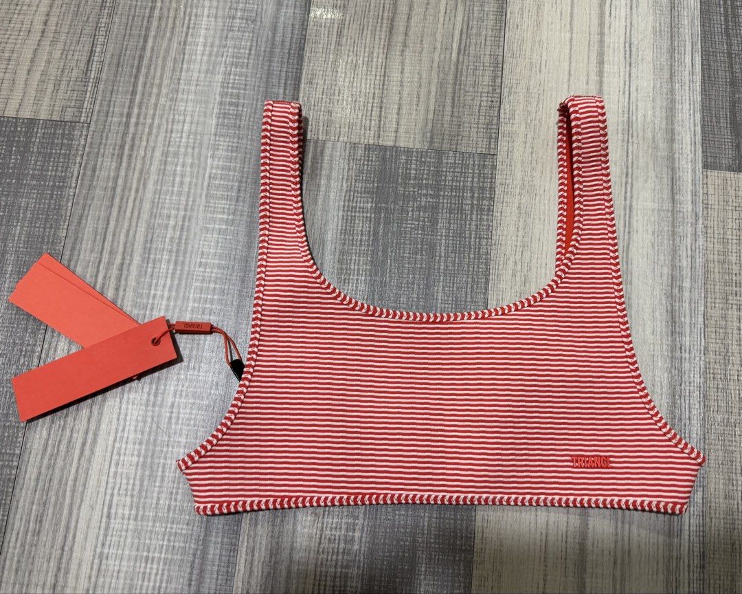Triangl Top Brandnew (Category: Bikinis & Swimsuits) located in Orani. Submitted by iveecrz (Listing ID 1461804178, Image 2). Description: Size Medium.