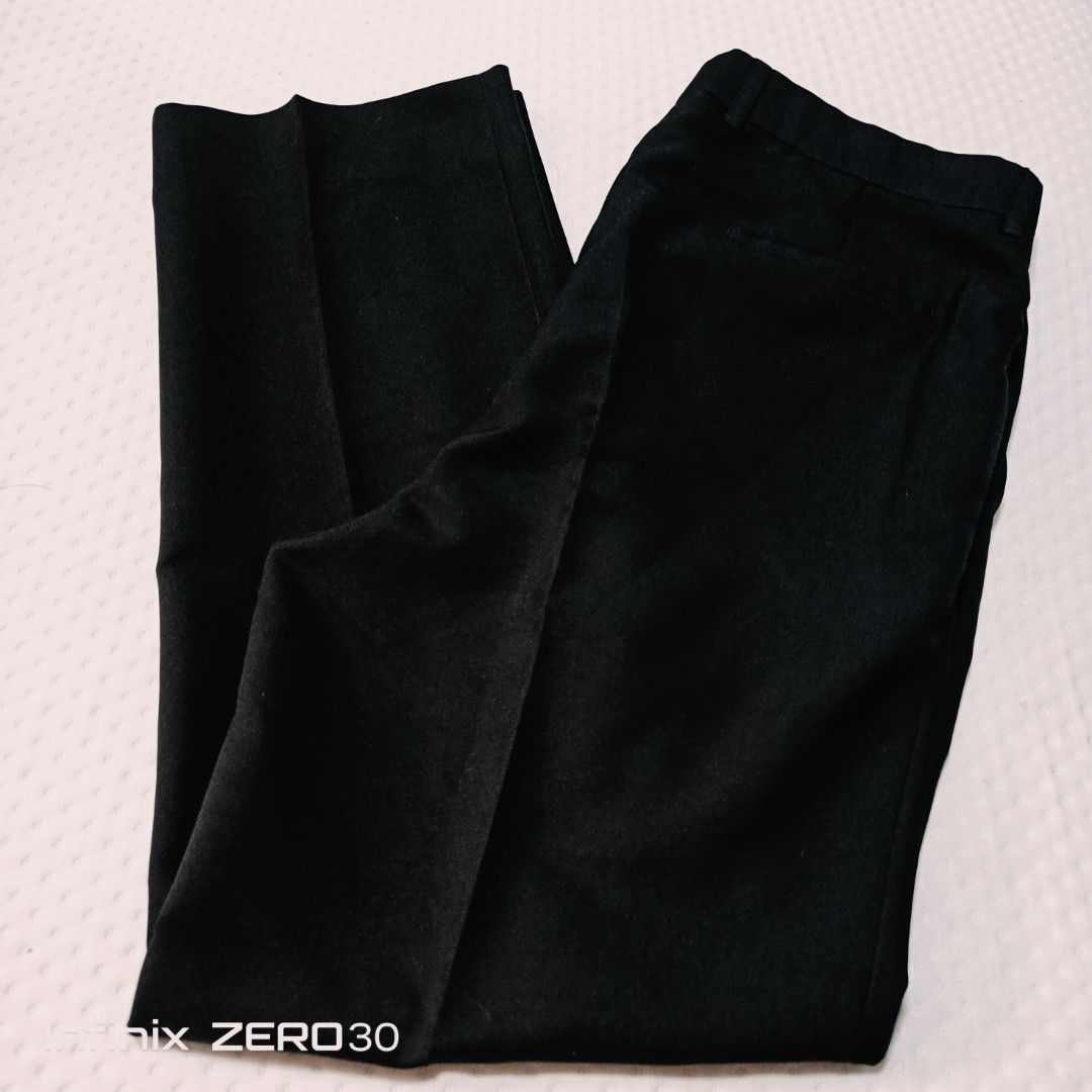 TROUSER PANTS BLACK 36 (Category: Trousers) located in Quezon City. Submitted by ahyaladyblue (Listing ID 1461932180, Image 3). Description: like new no issue.