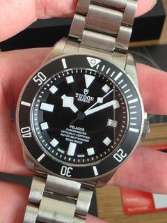 (Category: ) located in . Submitted by mywatches2 (Listing ID 1461858932, Image 1). Description: .
