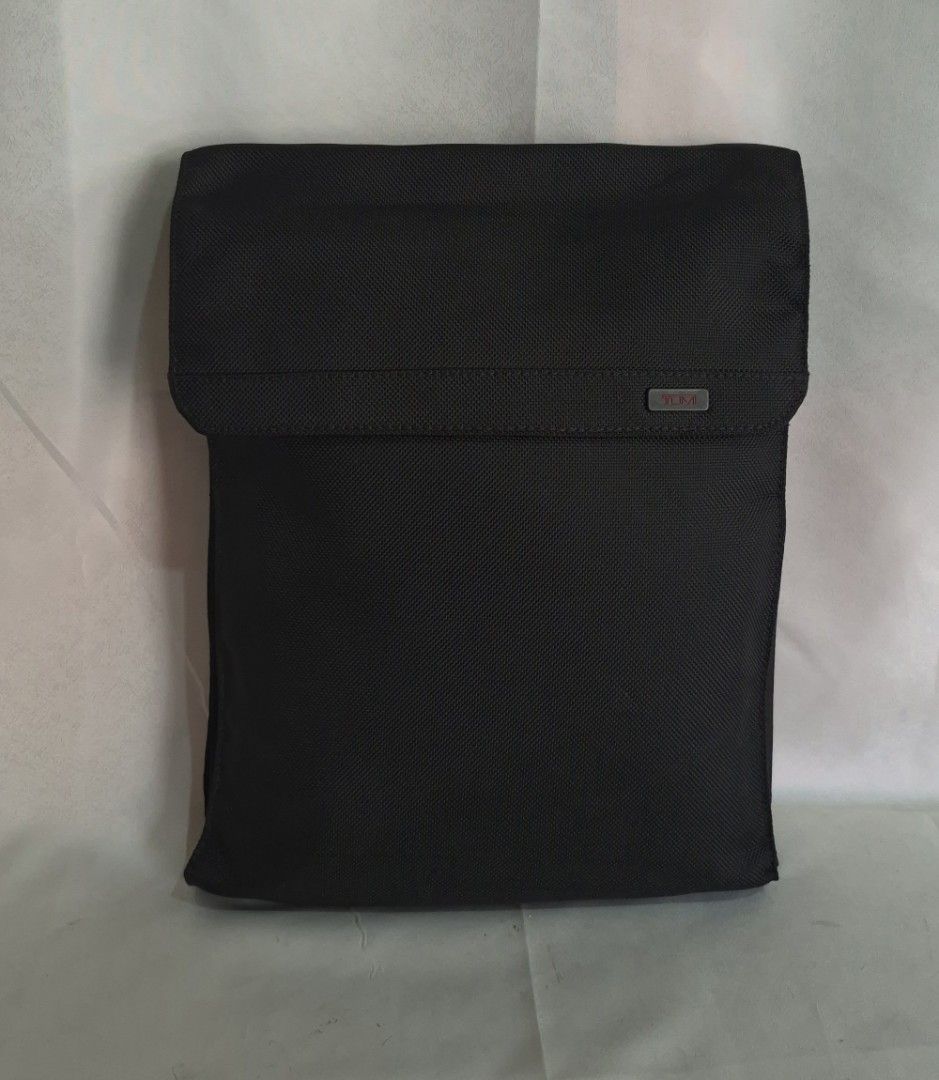 Tumi Alpha Document Sleeve... (Category: Briefcases) located in Davao. Submitted by bae214214 (Listing ID 1461874554, Image 1). Description: Ptpa Salamat admin Tumi Alpha Ballistic Nylon Document Sleeve Laptop case Dimension Approx: 13.75 x 10.75 inches Excellent color and condition No issue ‼️ malinis labas at loob Price: 1,650 .