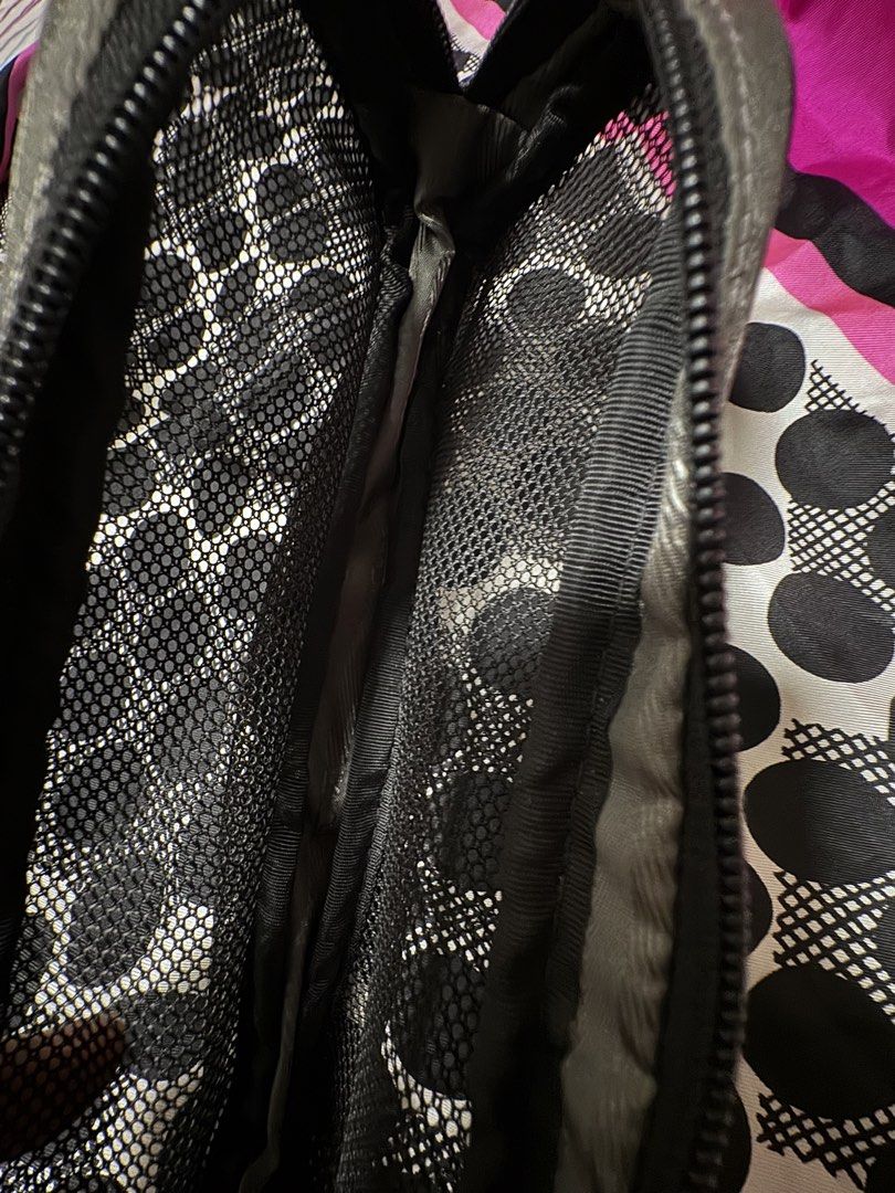 TUMI pouch (Category: Luxury Accessories) located in Marikina City. Submitted by luvbags40524 (Listing ID 1461921072, Image 3). Description: Good condition Dm for interested .