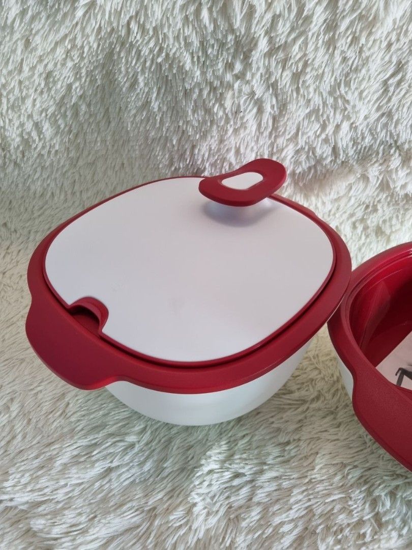 Tupperware (Category: Others) located in Subang Jaya. Submitted by mydiyana_11 (Listing ID 1461876876, Image 3). Description: Warmie Tup Indonesia set 📌Rm150✔️ 2.4L 3.4L Free postage.