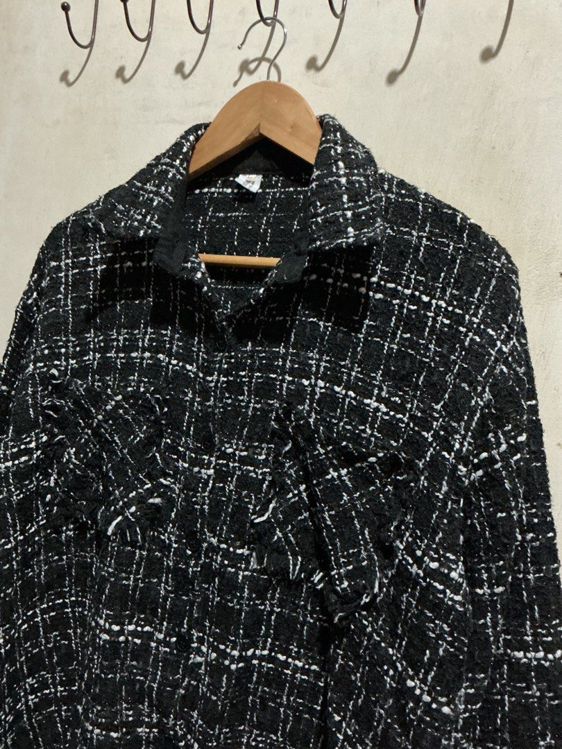 TWEED BUTTON DOWN POLO (Category: Coats, Jackets and Outerwear) located in Dagupan City. Submitted by trendies_collection (Listing ID 1462008676, Image 3). Description: Preloved only Brand new tweed is expensive 😅 Large on tag Need wash.